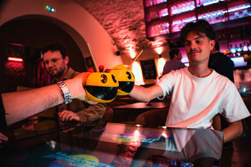 INVADER BAR